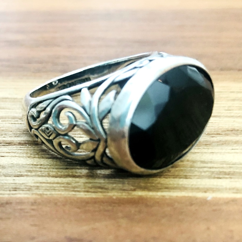 Chalcedony ring with sterling silver filigree band